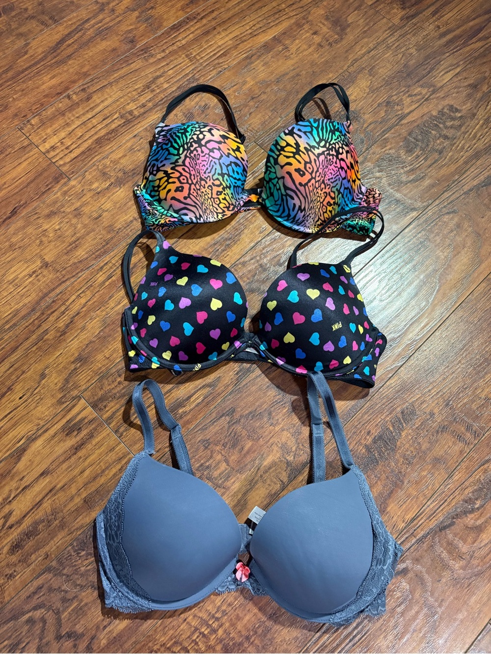 3 Victoria’s Secret women’s size 36 C bras
